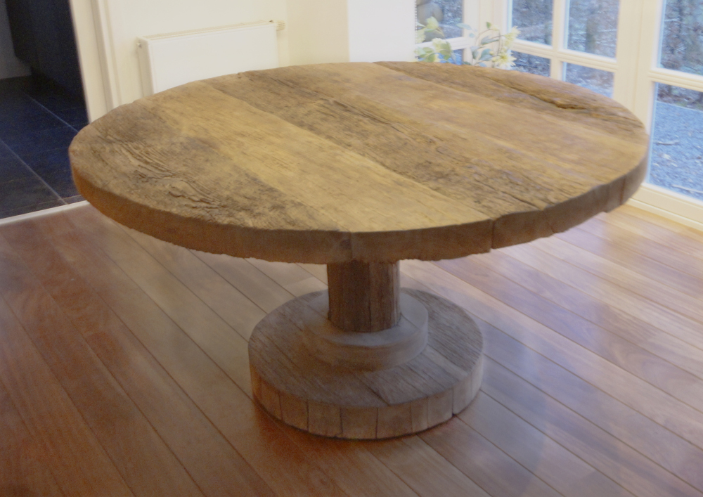 Robuuste tafel - 's-Gravenmoer